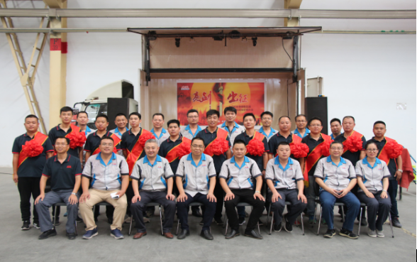 亮剑出征:2018大运机车营销精英誓师大会盛启